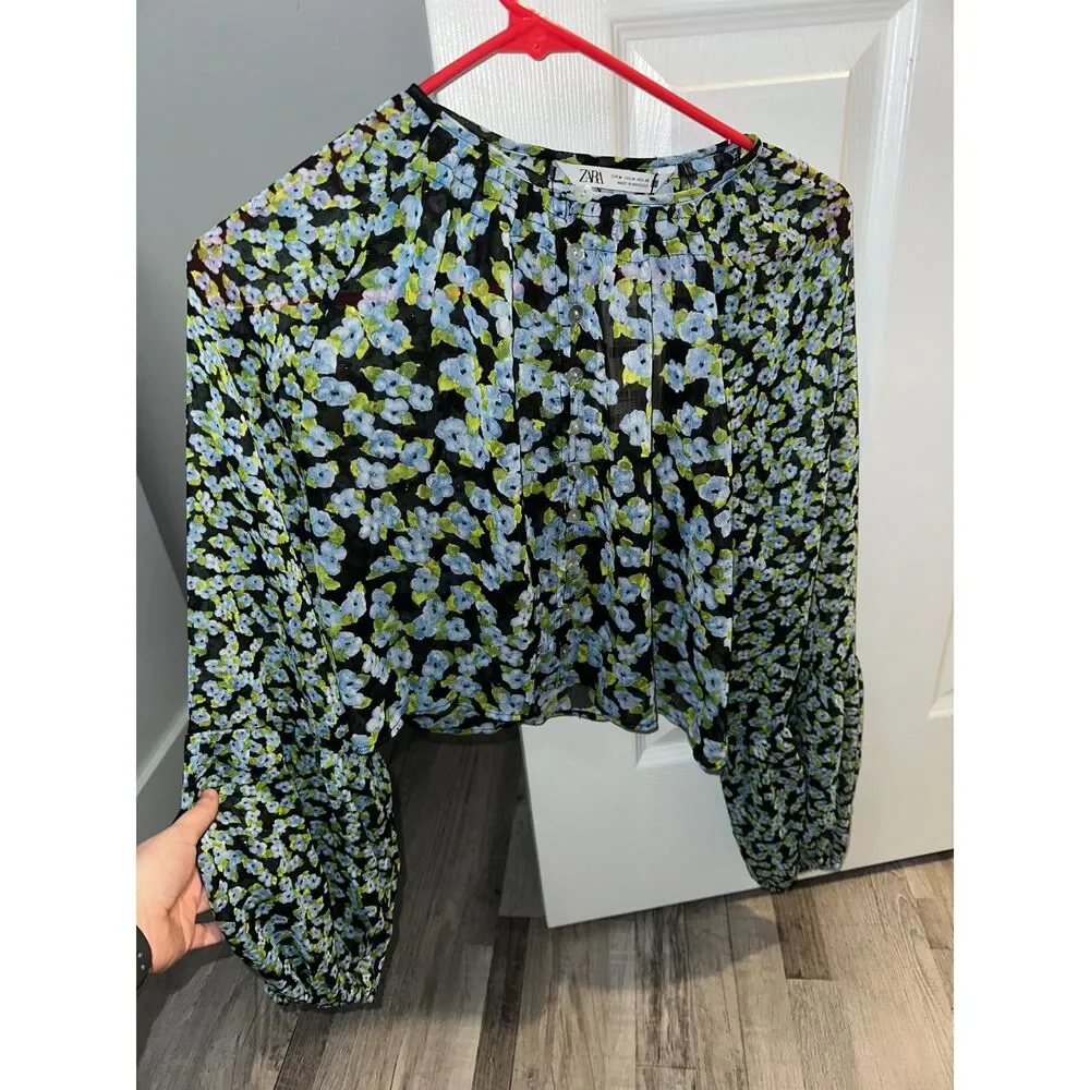 NWT Zara Floral Print Blouse Size Medium